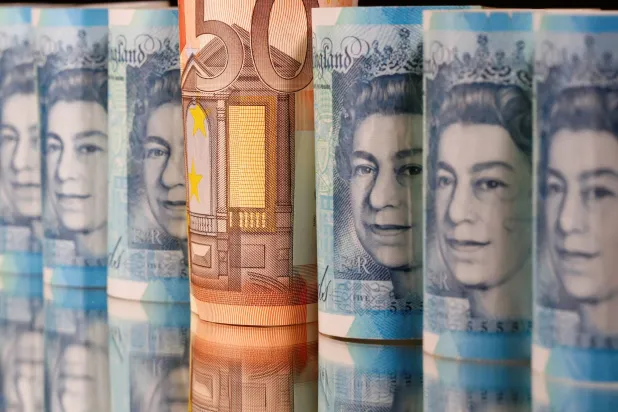 قفزة نوعية للإسترليني... الأداء الأفضل مقابل اليورو منذ أكثر من عام