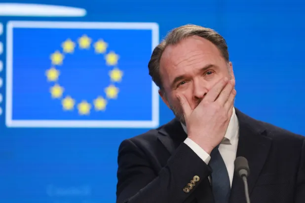 مفوض الطاقة الأوروبي دان يورغنسن في مؤتمر صحافي (إ.ب.أ)