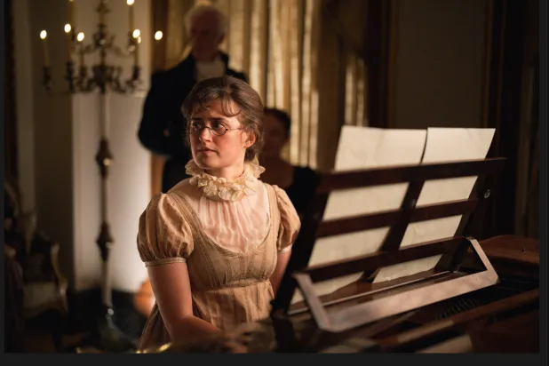 من مسلسل «الشقيقة الأخرى لعائلة بينيت» (بي بي سي- باد وولف)