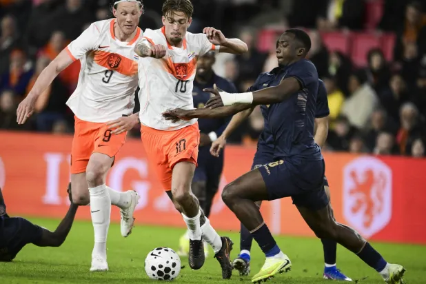 هلوندا اكتفت بالتعادل مع الإكوادور وديّا (إ.ب.أ)