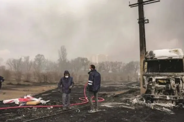 Trump: Enerji savaşı yakıt fiyatlarını yükseltiyor... ve İsrail "Tahran'ın kalbine" şiddetli saldırılar düzenliyor