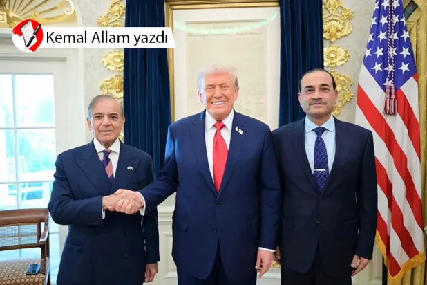 Pakistan Başbakanı Şahbaz Şerif, Genelkurmay Başkanı Mareşal Seyyid Asım Münir ve ABD Başkanı Donald Trump, 26 Eylül 2025'te Beyaz Saray'da (AFP)