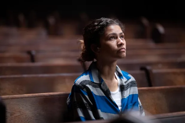 Euphoria'nın ilk iki sezonunda Zendaya'nın canlandırdığı lise öğrencisi Rue Bennett'ın uyuşturucuyla mücadelesi işlenmişti (HBO)