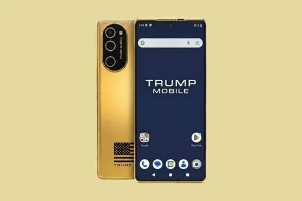 Trump Mobile'ın "T1" telefonu daha geleneksel dikey kamera tasarımına geçiş yaparken şirket, telefonun "ABD'de üretileceğine" dair önceki iddialarından sessizce geri adım atmaya devam ediyor (Trump Mobile)