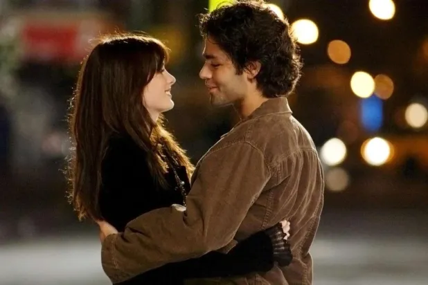 2006 yapımı Şeytan Marka Giyer'de Nate Cooper, Andy'nin yoğun kariyeriyle baş edemeyip ilişkilerinin bozulmasına yol açarken, destek vermemesi ve kıskanç tavırları nedeniyle hayranlarca "toksik" eleştirilerine maruz kalıyor (20th Century Studios)