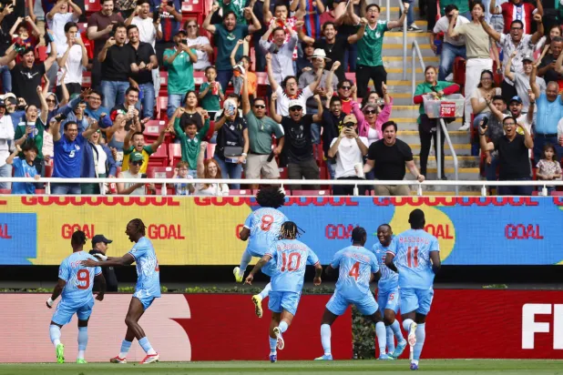 لاعبو الكونغو يحتفلون بالتأهل (إ.ب.أ)