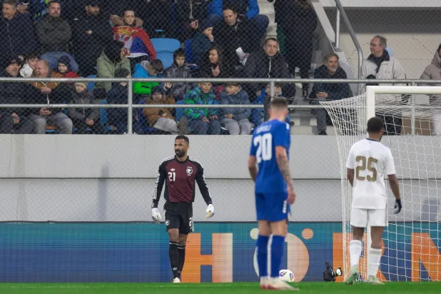 محمد العويس شارك بصفة أساسية بعد عودته لقائمة الأخضر (المنتخب السعودي) 