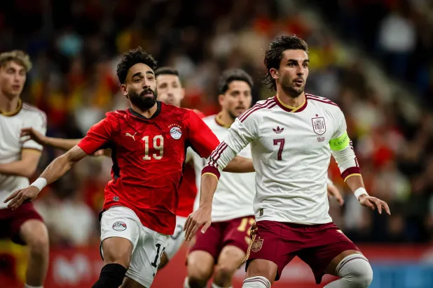 تعادلت مصر سلبياً مع إسبانيا التي لم تكن في أفضل حالاتها بالمباراة الودية التي أُقيمت في كورنيا دي يوبريجات وهو ما يعزز ثقة المنتخب المصري ‌قبل خوض كأس العالم (د.ب.أ)