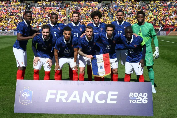 تصدر المنتخب الفرنسي التصنيف العالمي للمنتخبات من «الاتحاد الدولي لكرة القدم - فيفا» (أ.ب)