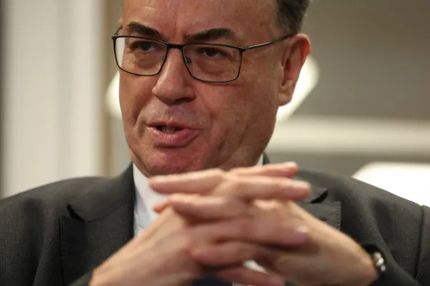 محافظ بنك إنجلترا خلال حديثه إلى «رويترز» (رويترز)