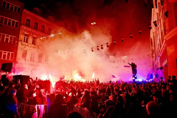 احتفالات في البوسنة بعد التأهل للمونديال (أ.ف.ب)