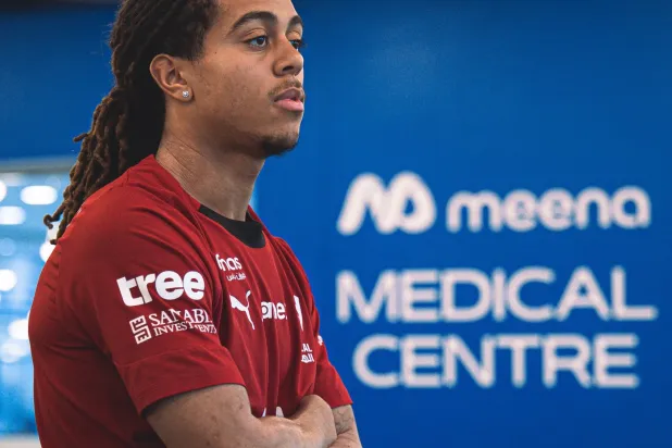 بوابري خلال وجوده في العيادة الطبية بنادي الهلال (موقع النادي)