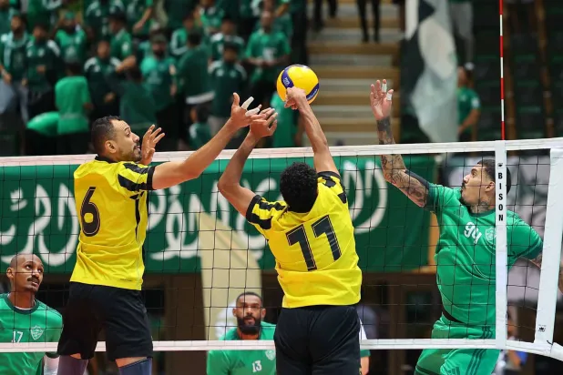 كأس النخبة للكرة الطائرة: الاتحاد يقهر الأهلي في قمة مثيرة