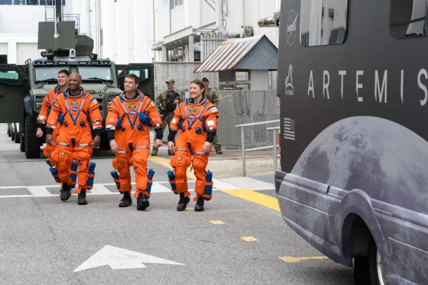 NASA, yarım asır sonra Ay’a ilk insanlı görevi başlattı