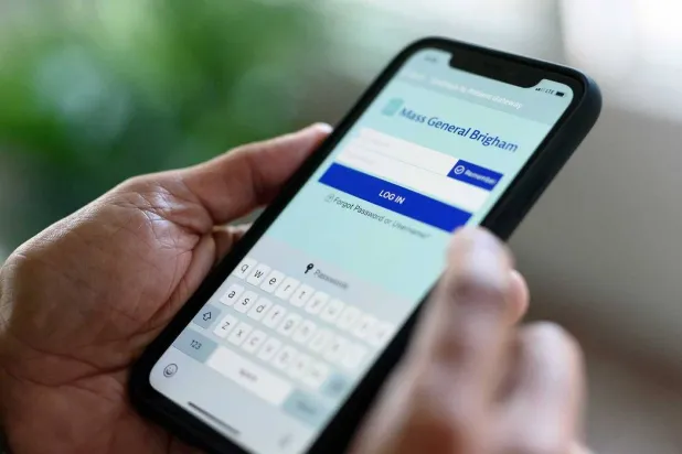 التطبيق يوفر تدخلاً نفسياً مبنياً على الأدلة العلمية بطريقة سهلة الوصول (مستشفى ماس جنرال بريغهام)