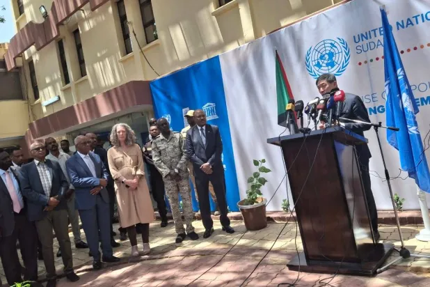 مساعد مدير برنامج الأمم المتحدة الإنمائي هاوليانغ شو متحدثاً في المؤتمر الصحافي (الشرق الأوسط)