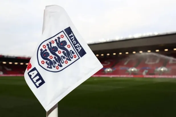 يتمتع الاتحاد الإنجليزي لكرة القدم بنفوذ مباشر على مستويَي «يويفا» و«فيفا» (الاتحاد الإنجليزي)