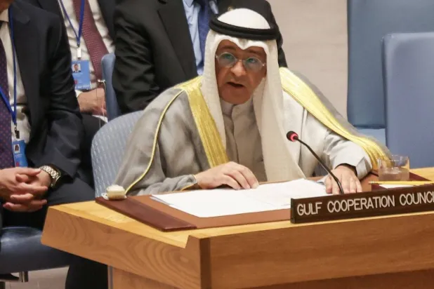 جاسم البديوي خلال تقديمه إحاطة رفيعة المستوى بمجلس الأمن الدولي في نيويورك الخميس (مجلس التعاون الخليجي)