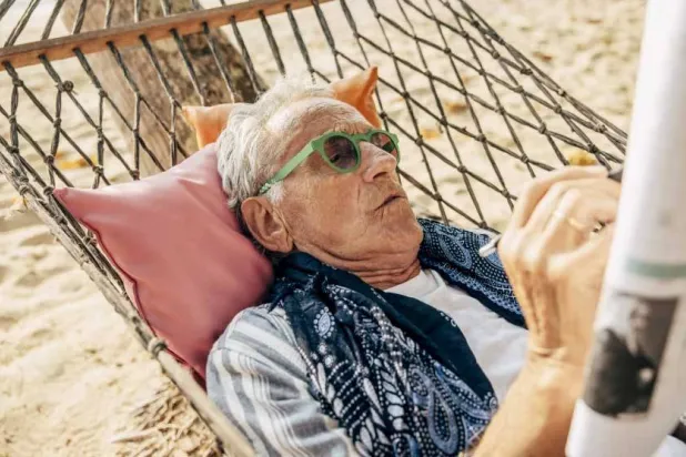 التقدُّم في العمر والشيخوخة لا يعنيان حتمية التدهور البدني والذهني