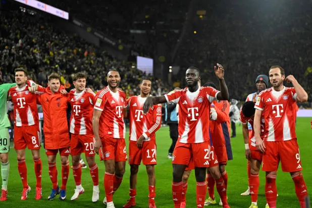 لا يزال بايرن ميونيخ يسير بخطى ثابتة نحو تحقيق الثلاثية التاريخية (أ.ف.ب)