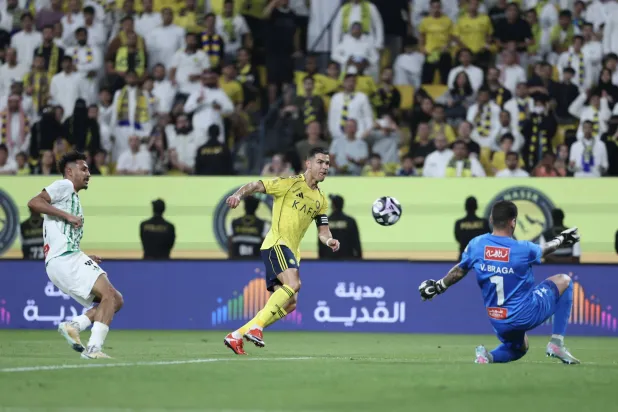 رونالدو من العلامات البارزة في الدوري السعودي (تصوير: عبد العزيز النومان)