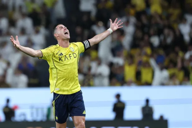 رونالدو يحتفل بأحد أهدافه في شباك النجمة (تصوير: عبد العزيز النومان) 