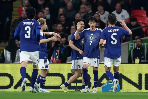 منتخب اليابان هزم إنجلترا وواصل نتائجه المميزة (رويترز)