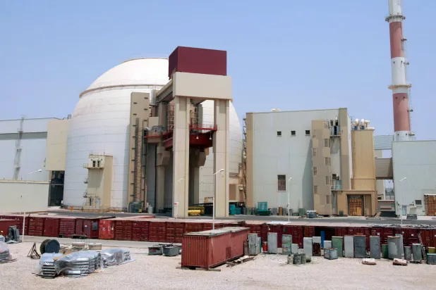 صورة عامة للمفاعل النووي الرئيسي في بوشهر جنوب طهران 21 أغسطس 2010 (رويترز)