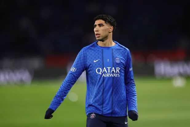 النجم المغربي أشرف حكيمي ظهير أيمن باريس سان جيرمان (إ.ب.أ)