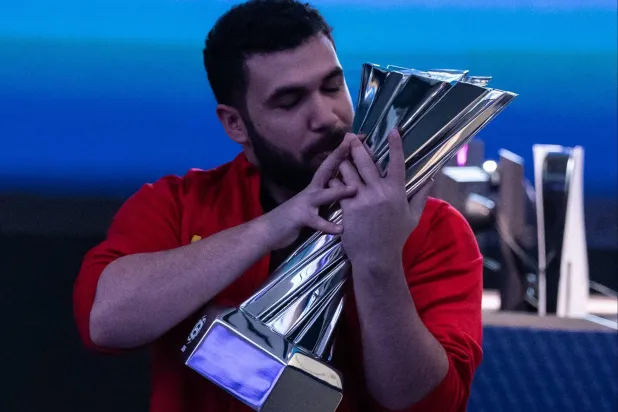 أبو مكة محتفلا بالكأس (حساب اللاعب على إكس)