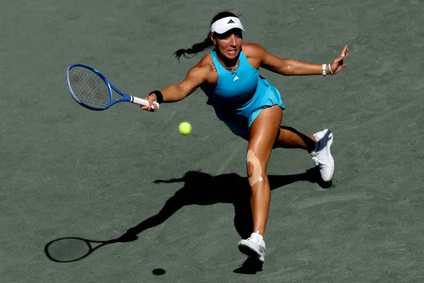 Jessica Pegula of the United States stretches for s ball while playing Iva Jovic of the United States during the Semifinals of the Credit One Charleston Open at Credit One Stadium on April 4, 2026 in Charleston, South Carolina. (Getty Images/AFP)
