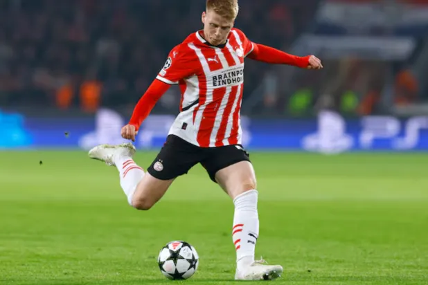 Soccer Football - Champions League - PSV Eindhoven v Sporting CP - Philips Stadion, Eindhoven, Netherlands - October 1, 2024 PSV Eindhoven's Jerdy Schouten scores their first goal REUTERS/Piroschka Van De Wouw/File Photo 