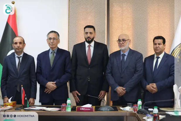 صورة وزعتها حكومة «الوحدة» الأحد لاستلام وزيرها للاقتصاد مهام عمله بطرابلس 