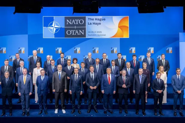 صورة تذكارية لقادة دول حلف شمال الأطلسي (الناتو) في لاهاي في 2025 (الرئاسة التركية)