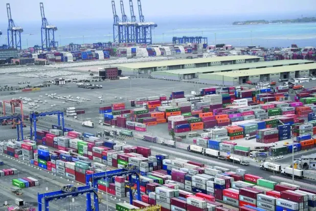 عدد من الحاويات في ميناء جدة الإسلامي (واس)