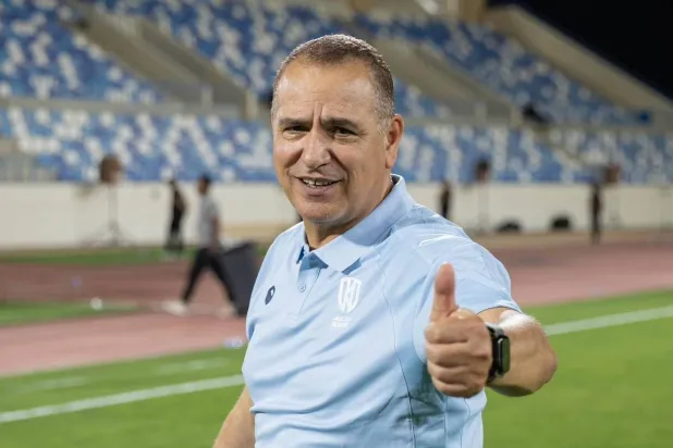 التونسي فتحي الجبال مدرب فريق الأخدود (الدوري السعودي) 