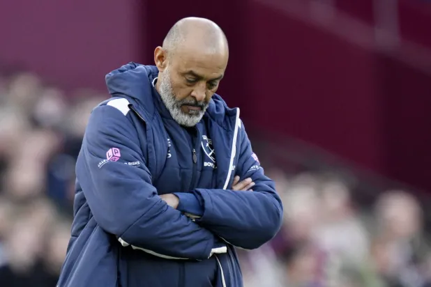 البرتغالي نونو سبريتو سانتو مدرب وست هام (رويترز)