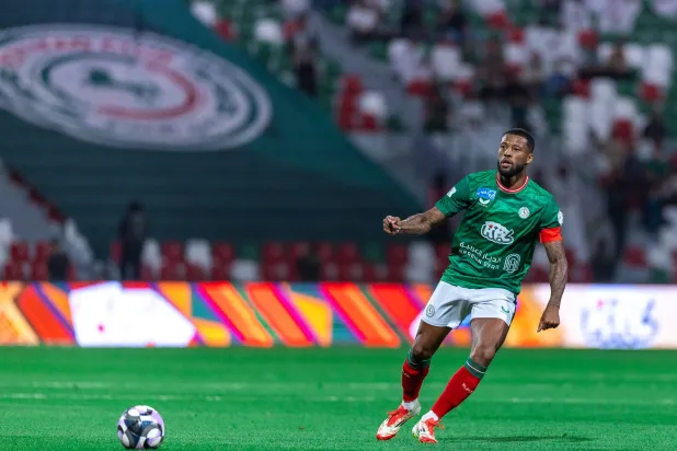 فينالدوم قائد الاتفاق خلال المواجهة (تصوير: عيسى الدبيسي)