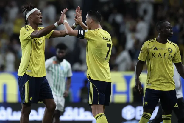 رونالدو يحتفل بهدفه الأول في النجمة (تصوير: عبدالعزيز النومان)