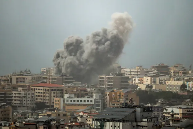 Smoke rises from Beirut's southern suburbs following an Israeli strike, amid escalating hostilities between Israel and Hezbollah, as the US-Israel conflict with Iran continues, Lebanon, April 5, 2026. REUTERS/Alkis Konstantinidis   