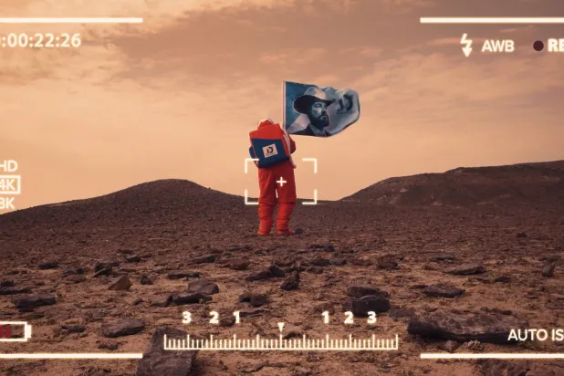 مشهد من حلقة «سباق المريخ» التي تعد الأقوى في المسلسل والأكثر اكتمالاً (نتفليكس)