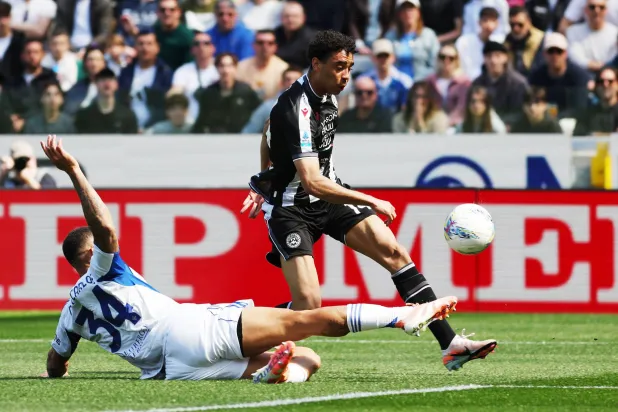 كومو عزز موقعه في المركز الرابع برصيد 58 نقطة (أ.ب)