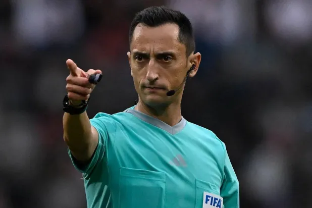 الحكم الإسباني خوسيه ماريا سانشيز (نادي نيوكاسل يونايتد)