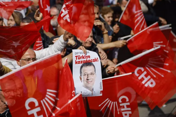 Protesters attend a rally called by the Republican People's Party (CHP) in support of Istanbul's former arrested Mayor Ekrem Imamoglu in Maltepe, on the outskirts of Istanbul, March 29, 2025. (AFP) 