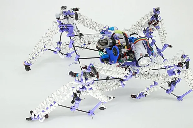 العضلات الاصطناعية تعمل بالهواء ما يمنح الروبوتات قدرة على رفع أوزان تصل إلى 100 ضعف وزنها (جامعة ولاية أريزونا) 