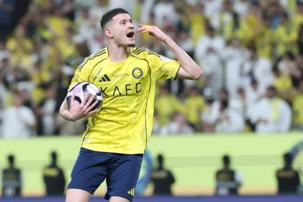 عبد الله الحمدان مهاجم النصر (تصوير: عبد العزيز النومان) 