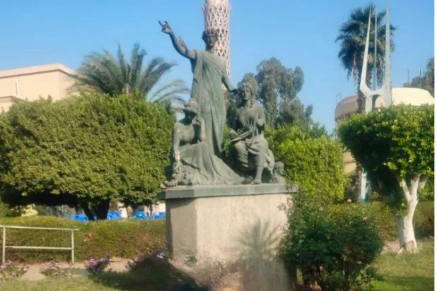 ساحة الأوبرا تضم العديد من التماثيل والأعمال الفنية (الشرق الأوسط)