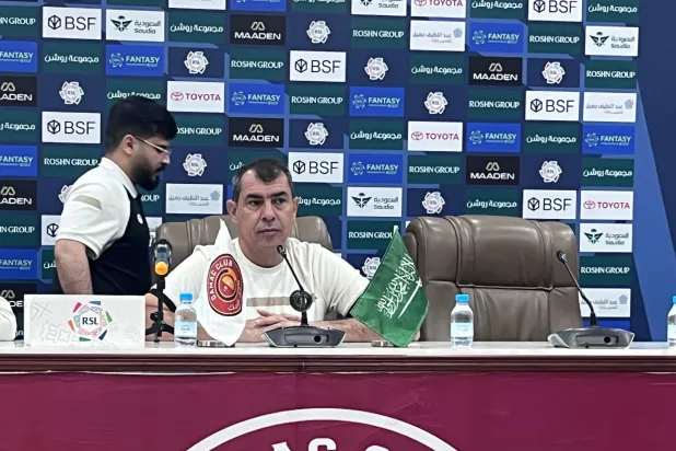 فابيو كاريلي خلال المؤتمر الصحافي (الشرق الأوسط)