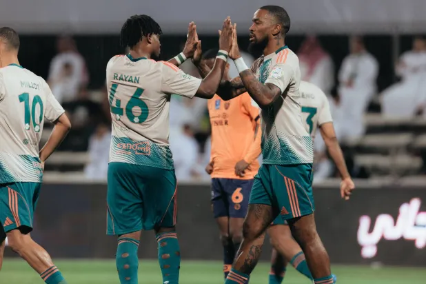 توني محتفلاً بهدفه في الفيحاء (موقع النادي الأهلي)