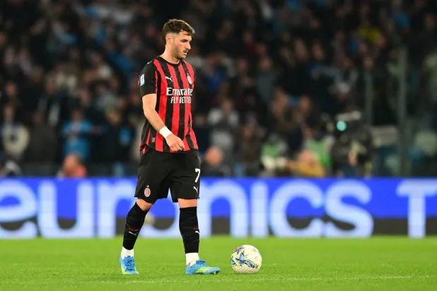 Soccer Football - Serie A - Napoli v AC Milan - Stadio Diego Armando Maradona, Naples, Italy - April 6, 2026 AC Milan's Santiago Gimenez looks dejected after Napoli's Matteo Politano scores their first goal REUTERS/Daniele Mascolo